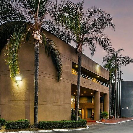 Travelodge By Wyndham Commerce Los Angeles Area Exterior photo